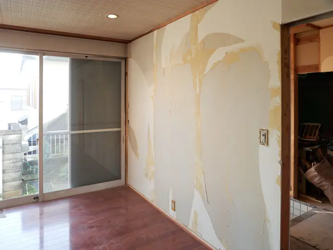 How Long Does Wallpaper Removal Typically Take To Complete in Knoxville, TN